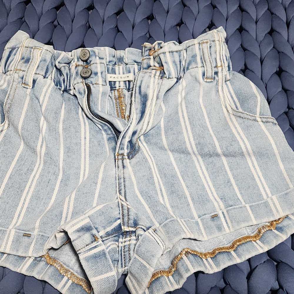 PacSun Blue Striped Denim Mom Shorts Women’s Size S High Waisted Casual Summer